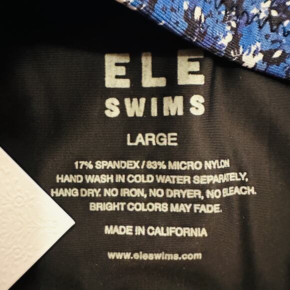 ELE SWIMS NWT Blue Black & White Floral Bikini Swimsuit TOP – Large - Picture 5 of 6